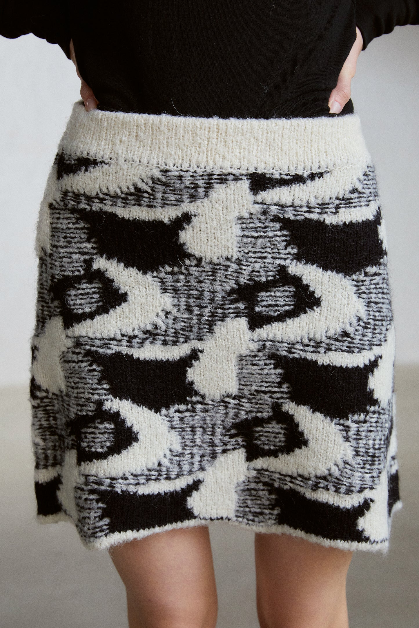 Jacquard Pattern Knit Skirt, Black/White