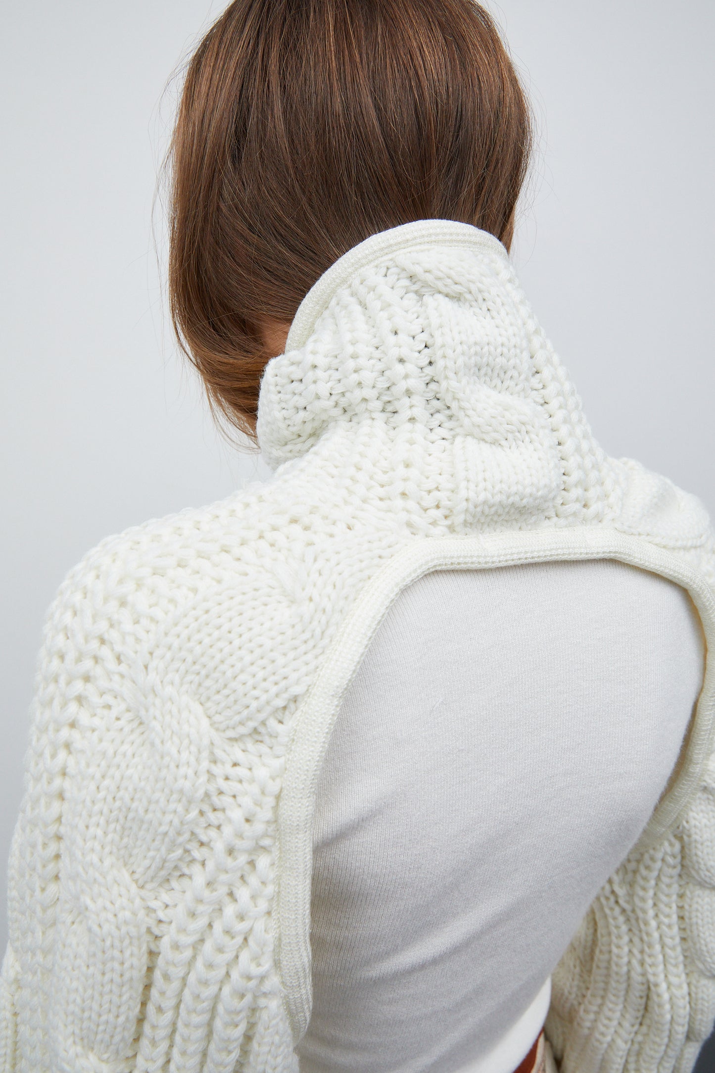 Cable Knit Zip Sleeve Scarf, White