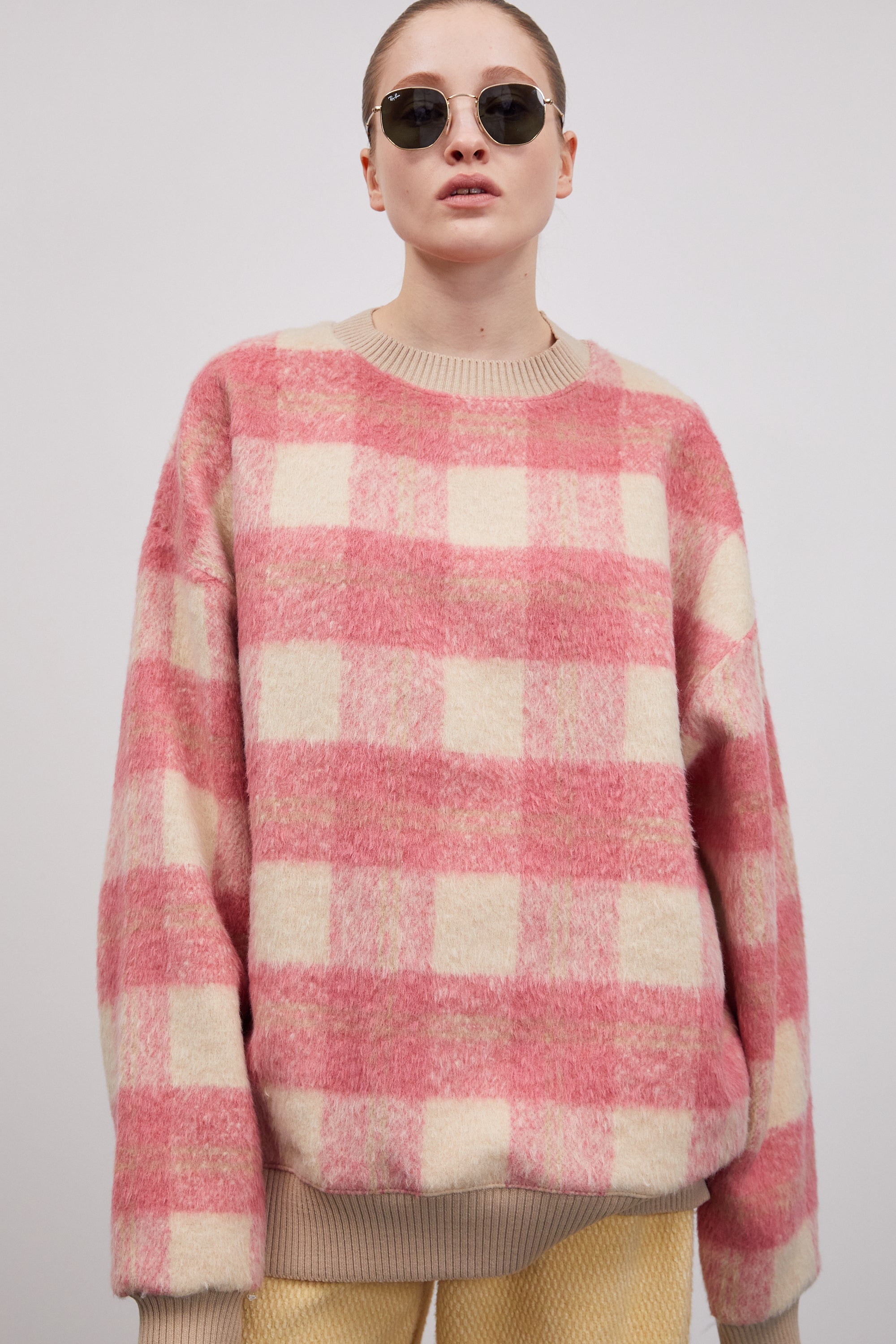 Fuzzy shop sweatshirt pink