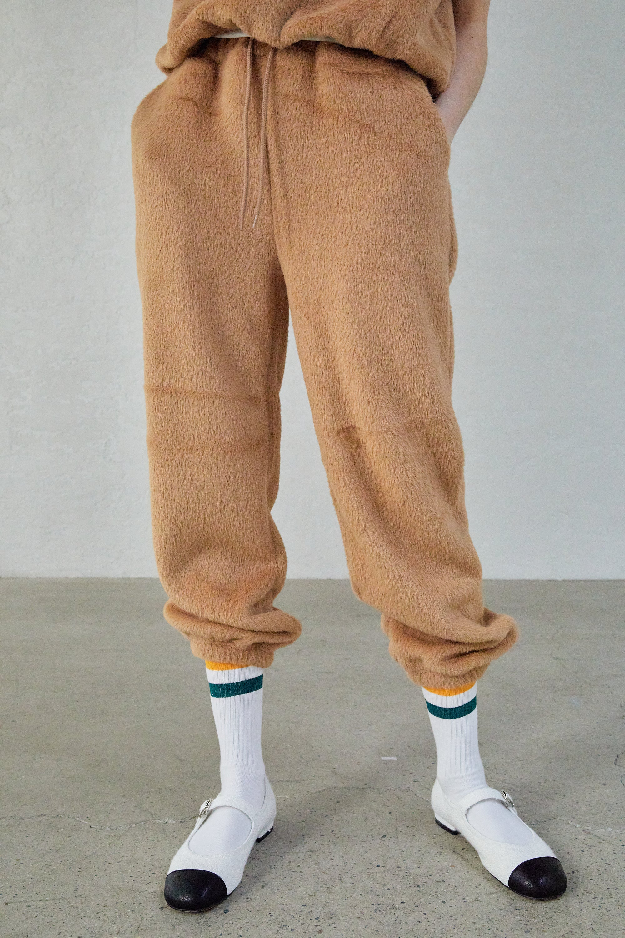 Fur joggers online