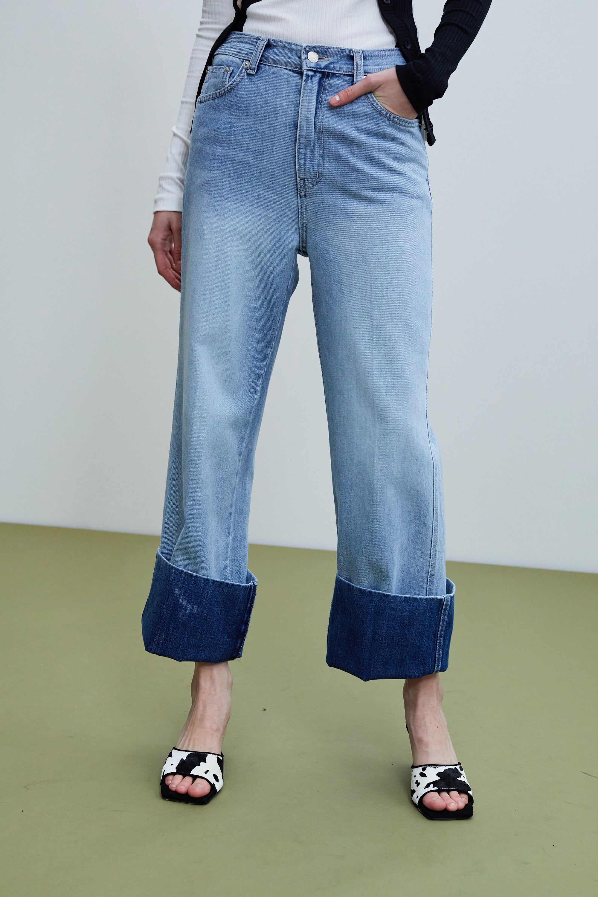 Mid Rise Light Wash Two-tone Flexx '70s Flare Jeans