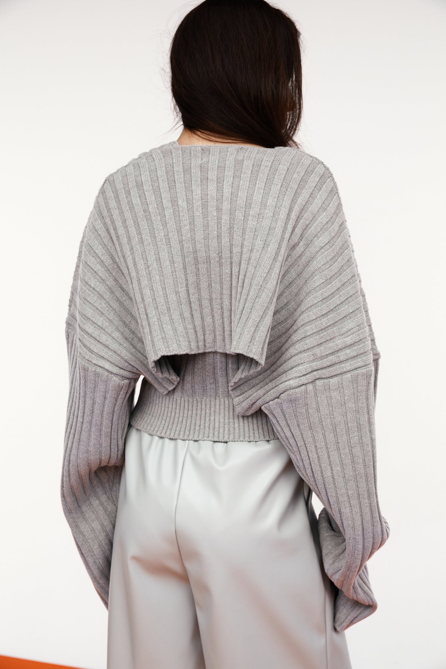 Chain Strap Rib Knit Top & Sweater Sleeve Set, Heather Grey