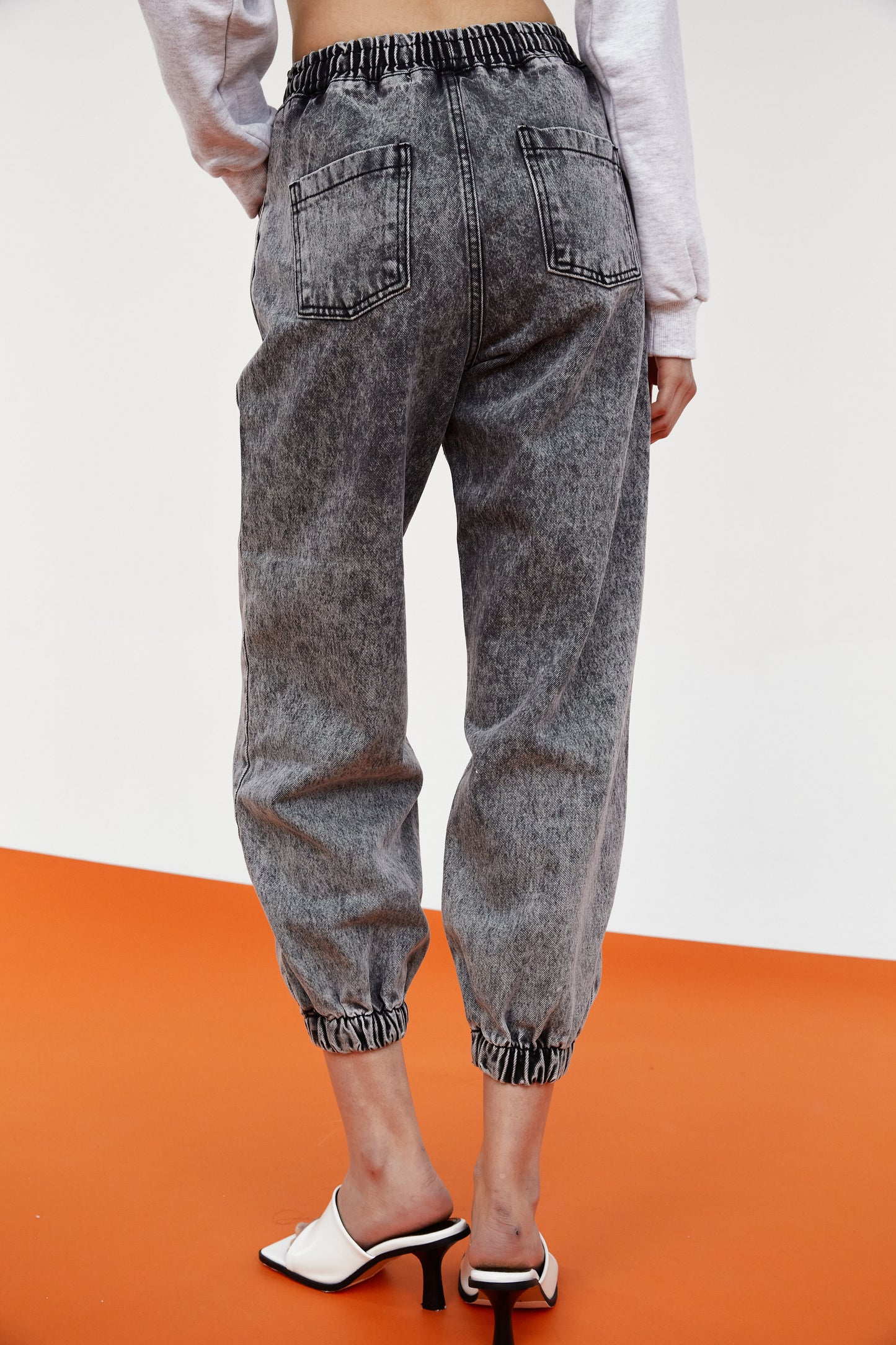 Acid Wash Cropped Jogger Jeans, Grey