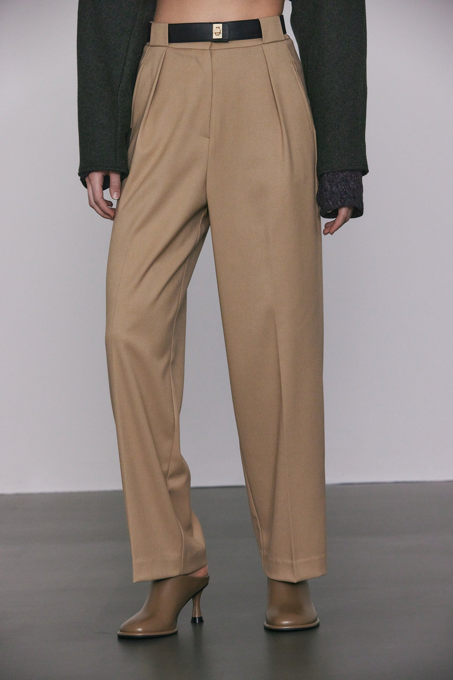 Lock Belted Wide Tapered Trousers, Butterum