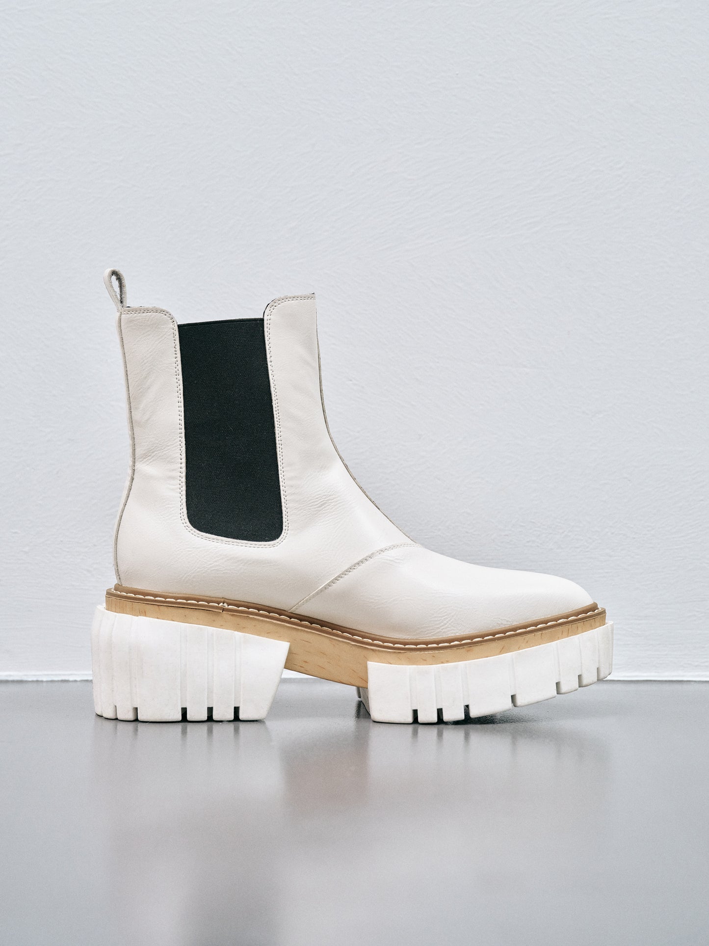 Heeled Chelsea Boots, White