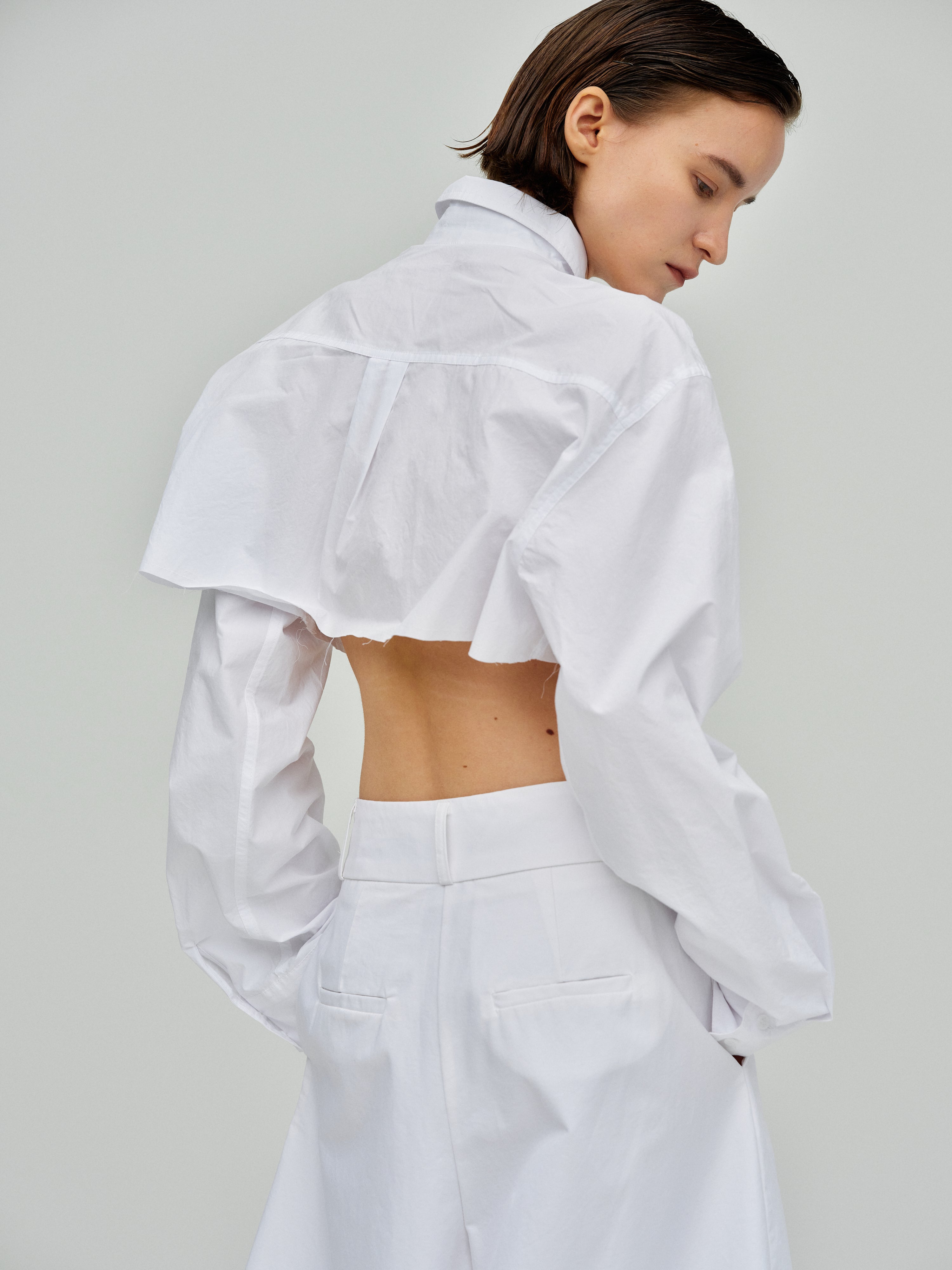 一番の贈り物 セシリーバンセン CROPPED BOXY SHIRT / WHITE トップス ...