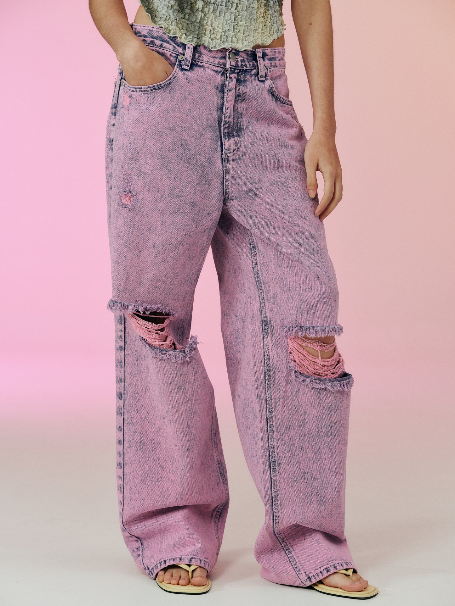 Overdyed Distressed Jeans, Carmine rose