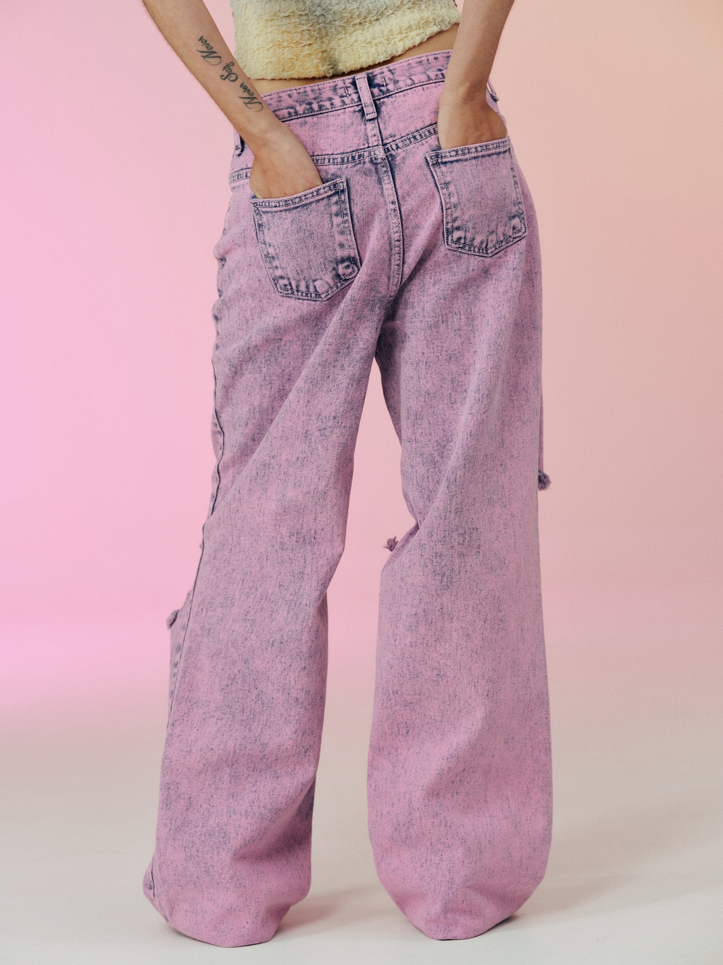 Overdyed Distressed Jeans, Carmine rose
