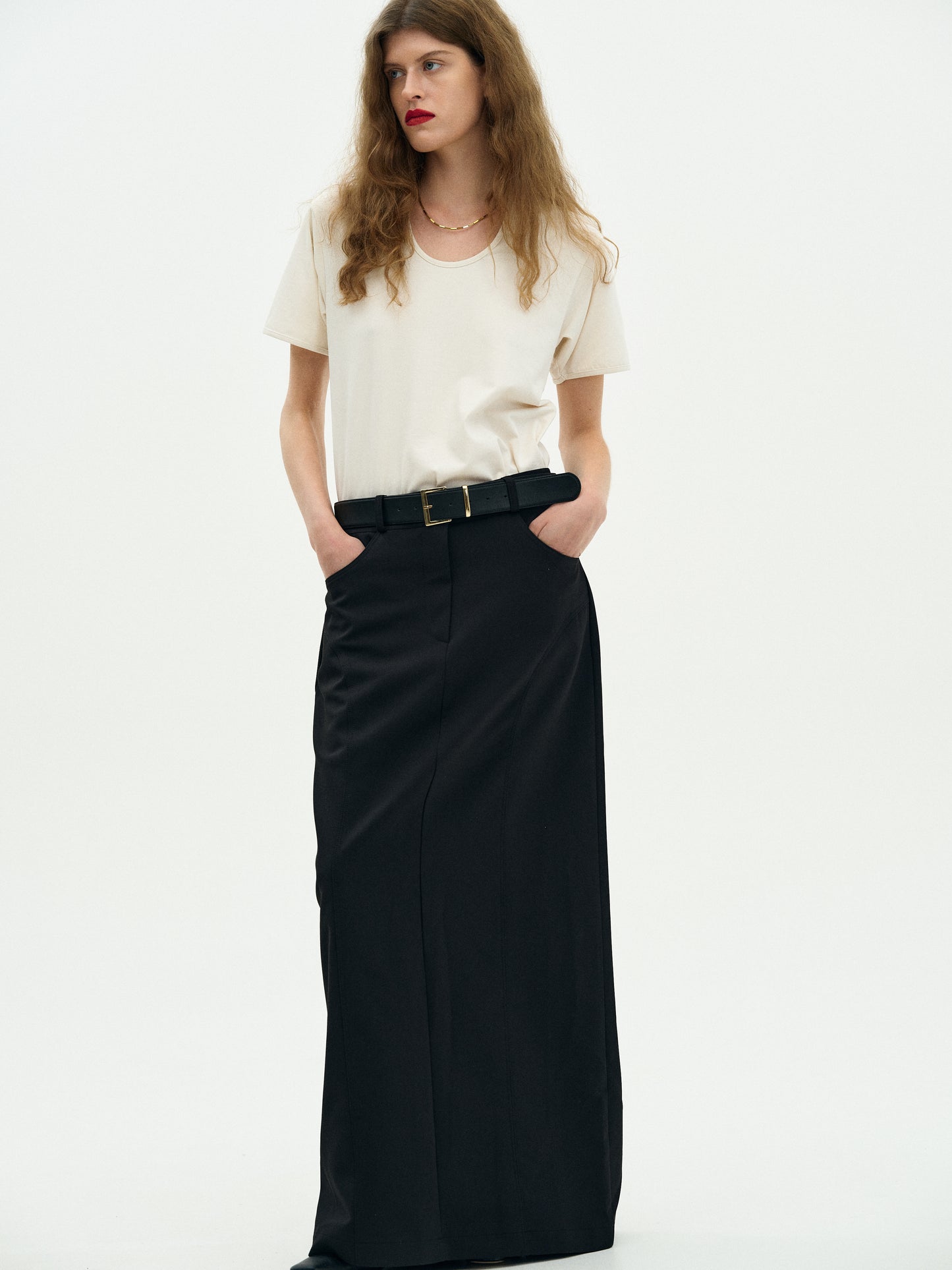The Long Straight Skirt: A Staple for All Occasions