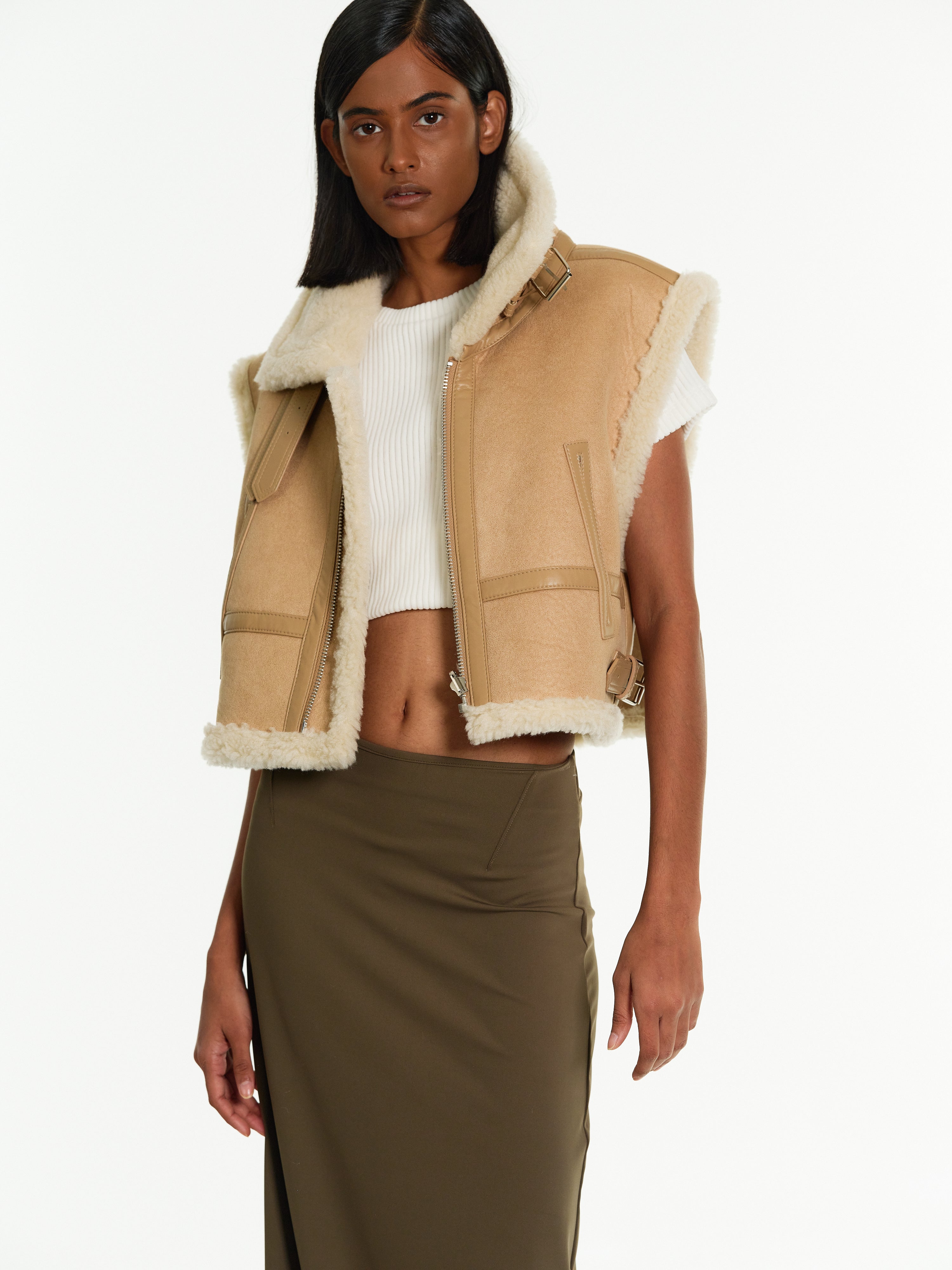 セールショッピング 新品2023秋冬 FAUX SHEARLING CROPPED VEST | www