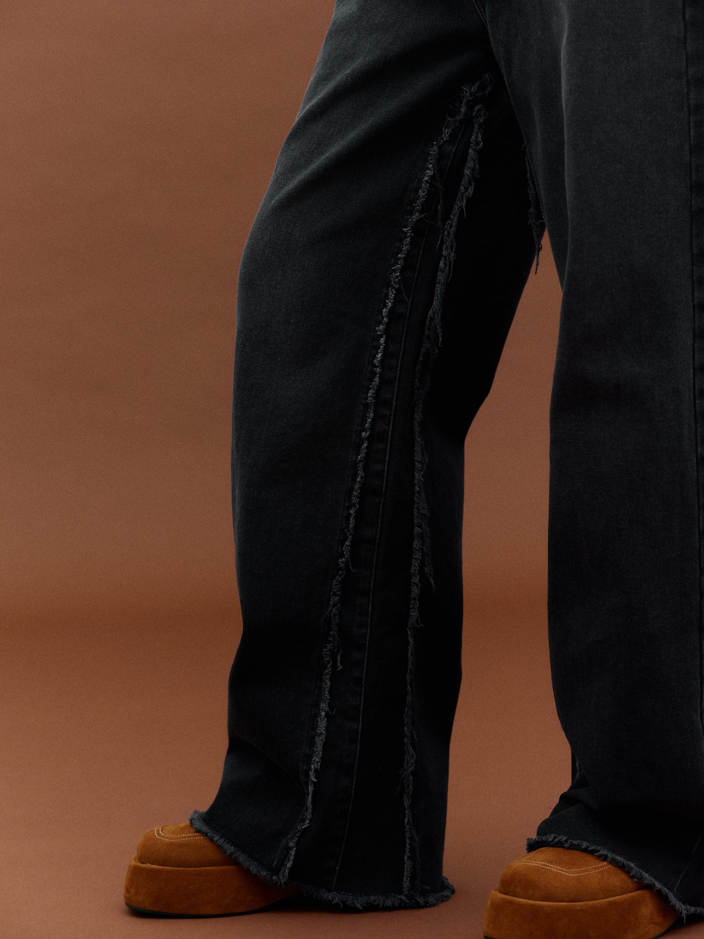 Wide-Leg Frayed Jeans, Black
