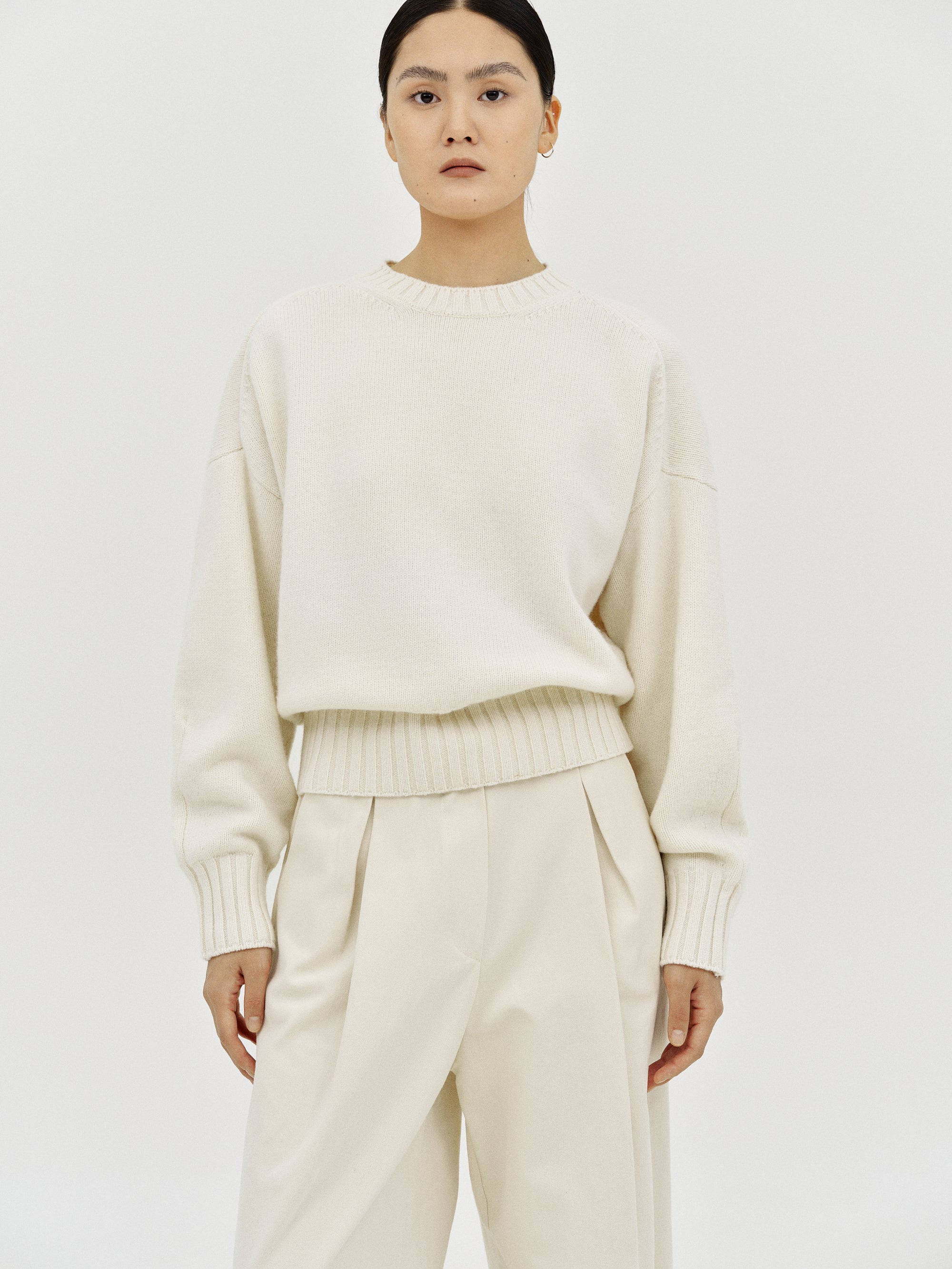 Round Neck Sweater, Ivory – SourceUnknown