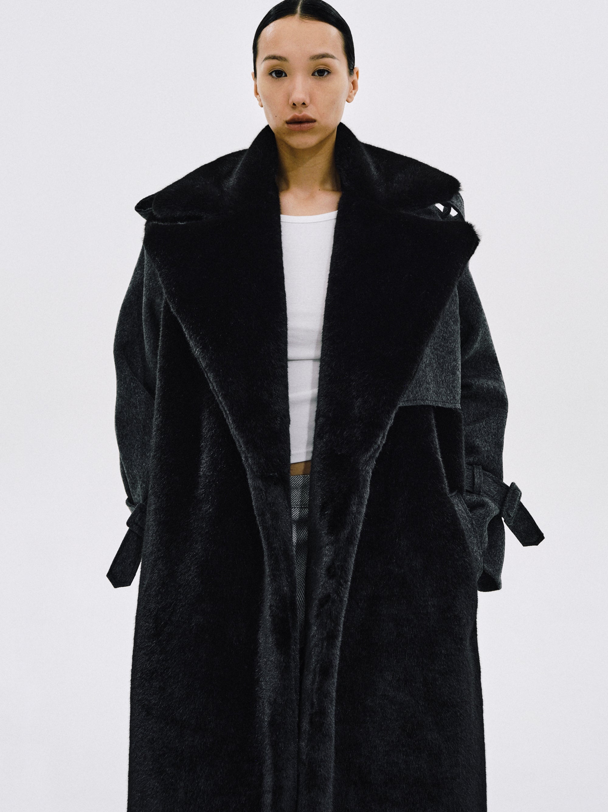 Black oversized outlet faux fur coat