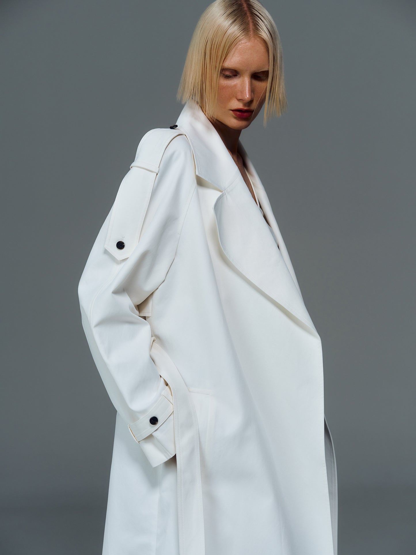 Classic Trench Coat, White